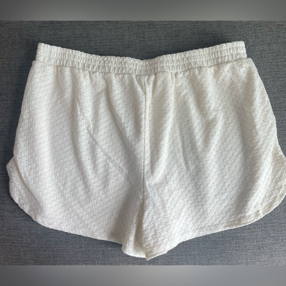 Shorts - Picture 4 of 4